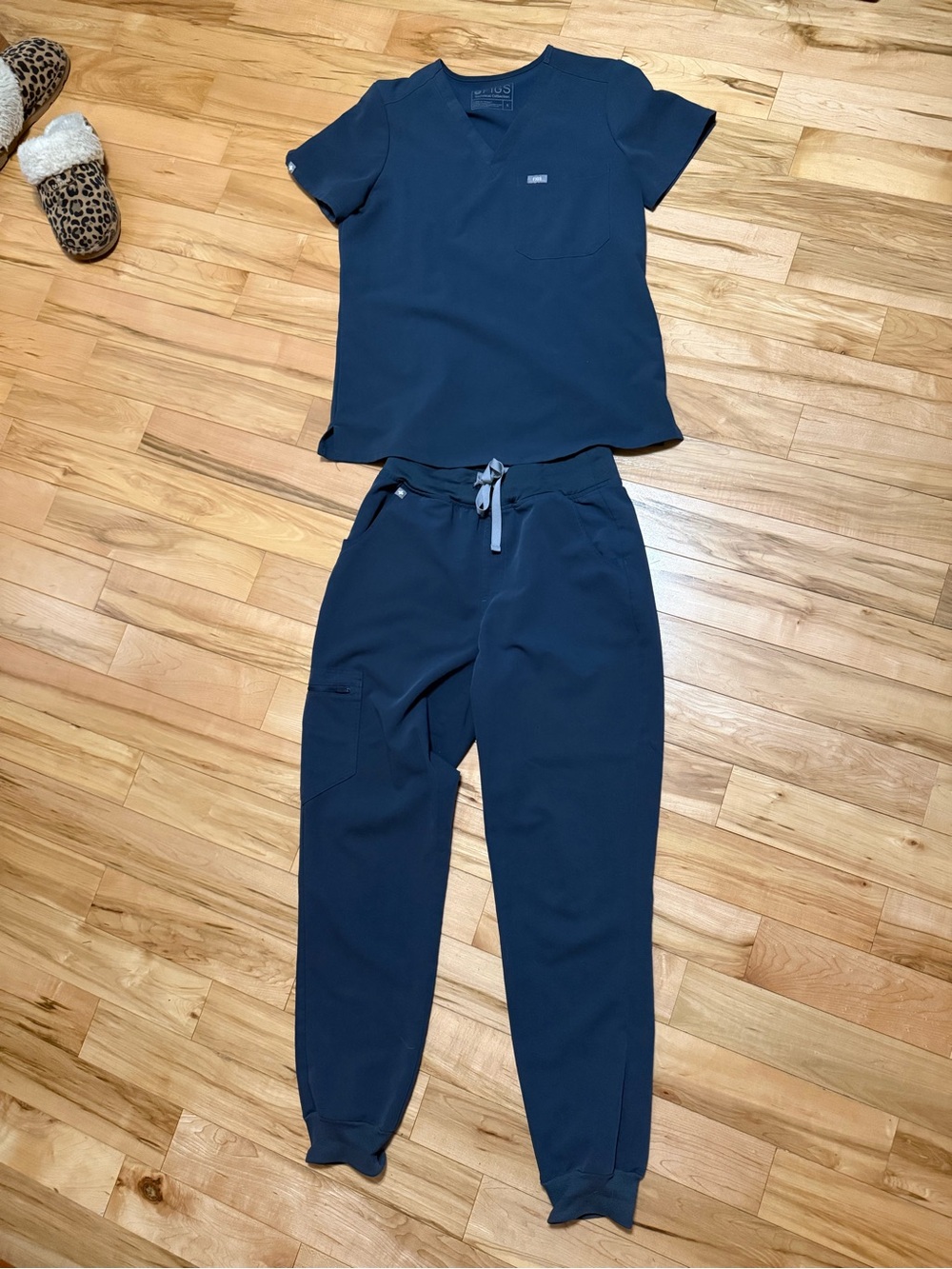 Figs dark harbor blue scrub set